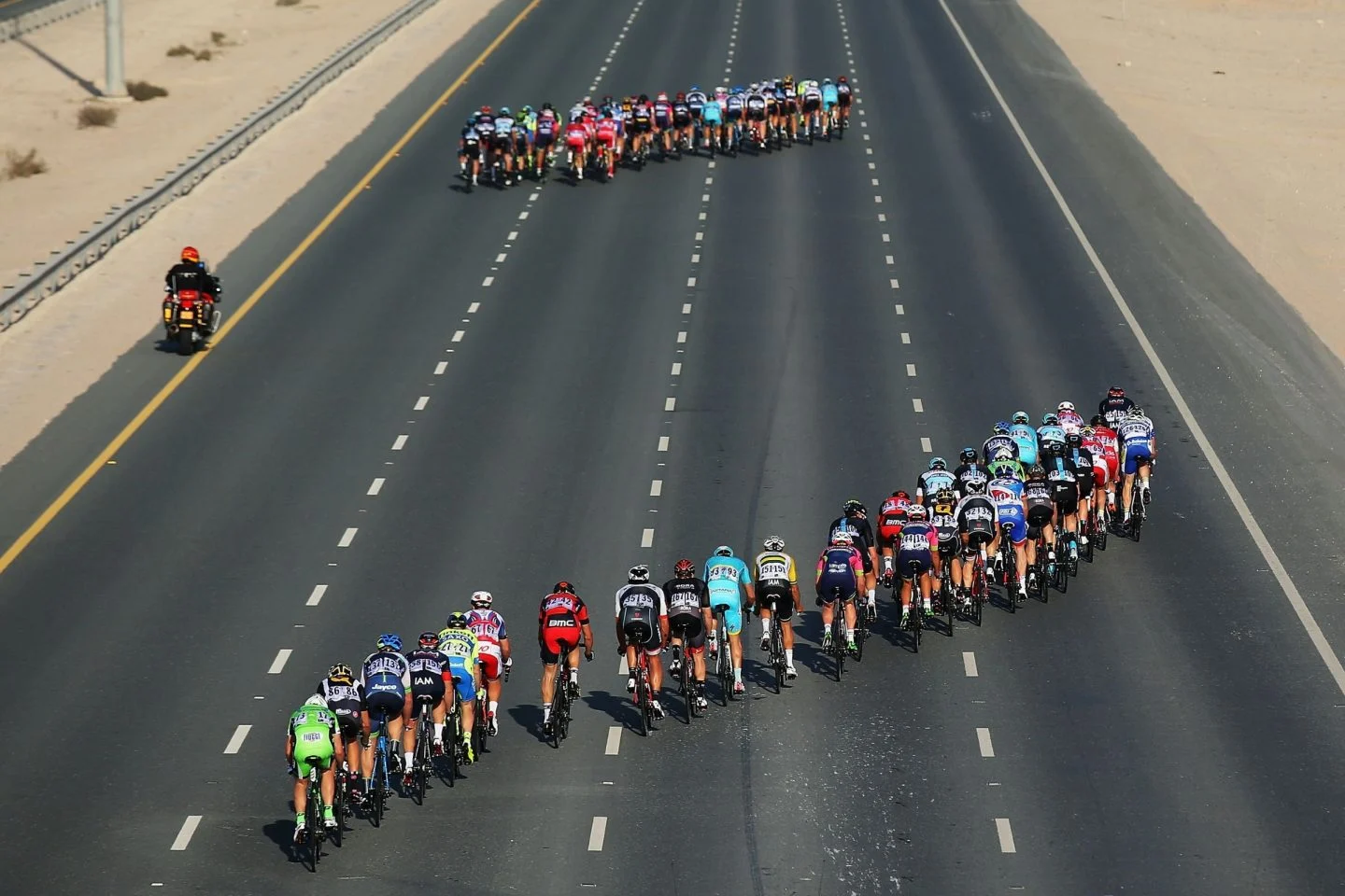 Strong Cross Winds at Tour of Qatar