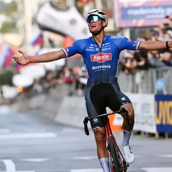 Mathieu van der Poel wins the 2023 Milan San Remo
