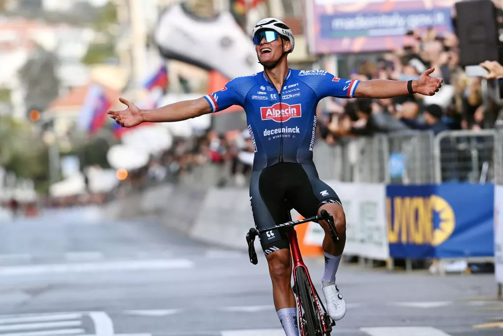 Mathieu van der Poel wins the 2023 Milan San Remo